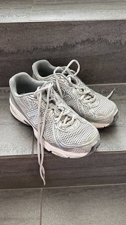 Scarpe da donna: New Balance Sneakers Gr.36 – Usato da Pfäffikon ZH venduto da Ekgv