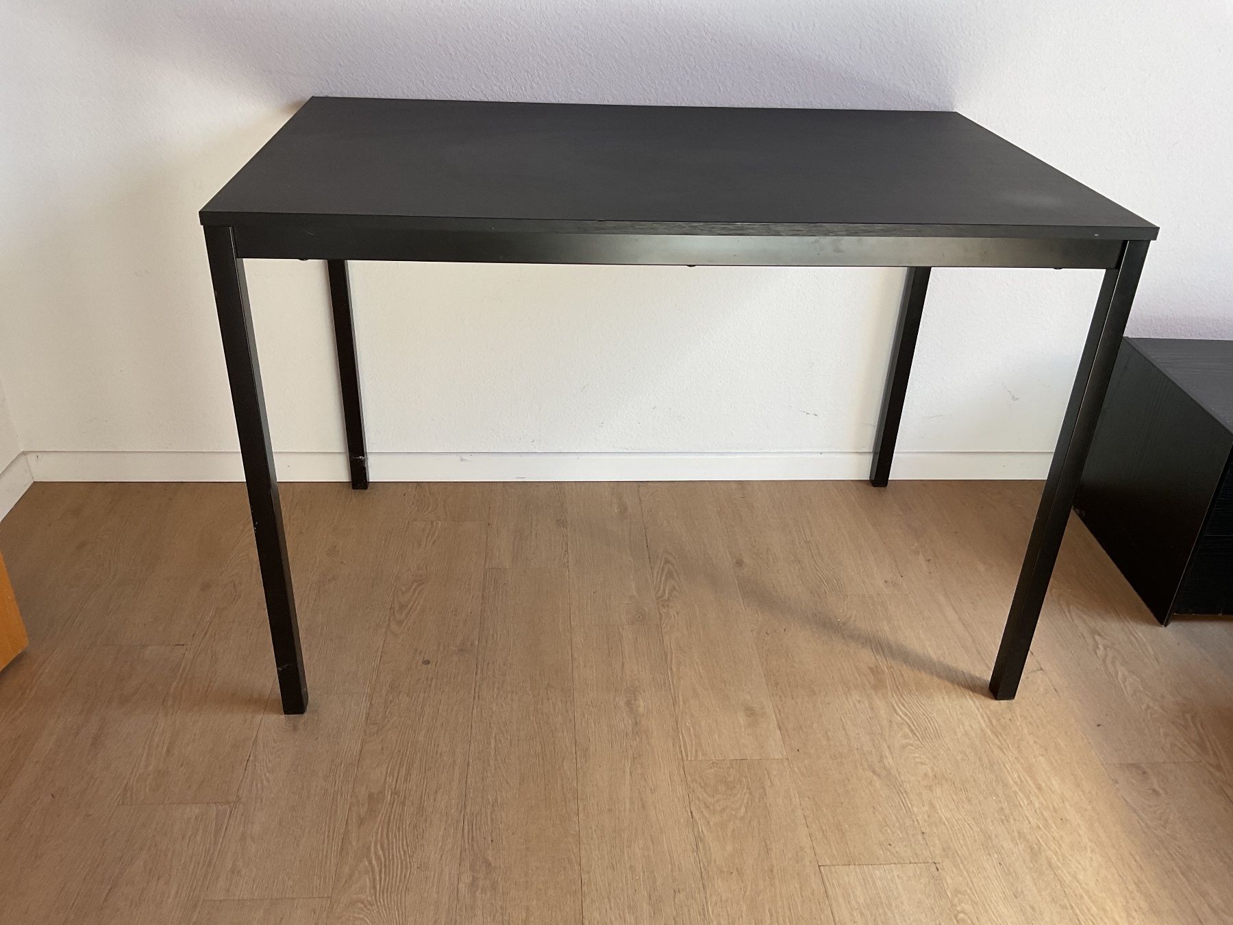 Ikea Tische: Ikea Schwarzer Tisch – Gebraucht aus Uster von Hotelliquidation 1