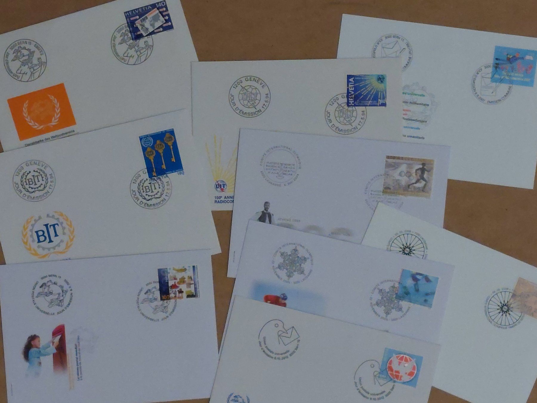 Alle Briefmarken: 43 FDC Genfer Ämter, 1975 - 2012 – Gebraucht aus Obfelden von Funke2 3