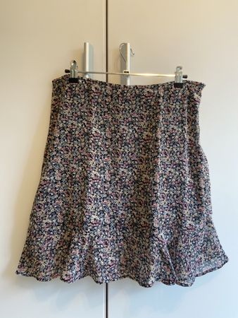 Jupe a fleurs Raphaelle de Sezane taille 40 Acheter sur Ricardo