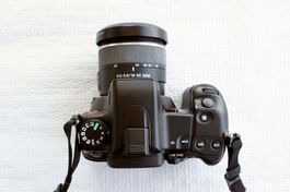 Kamera Sony Alpha 700 mit Objektiv SAM 18-55 mm