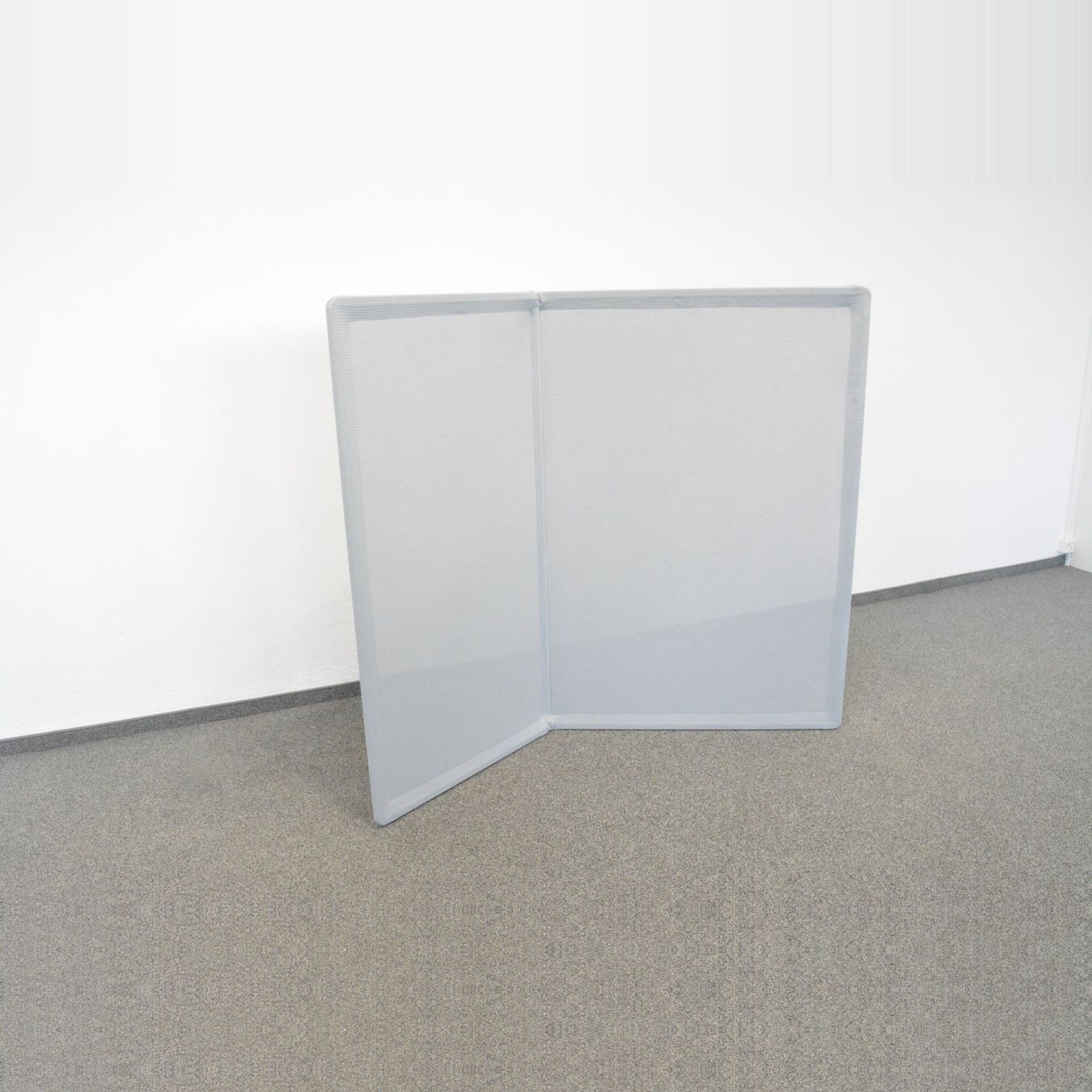 Armadi: Steelcase B Free Trennwand - Hellgrau – Usato da Schönenwerd venduto da mcofficeshop 1