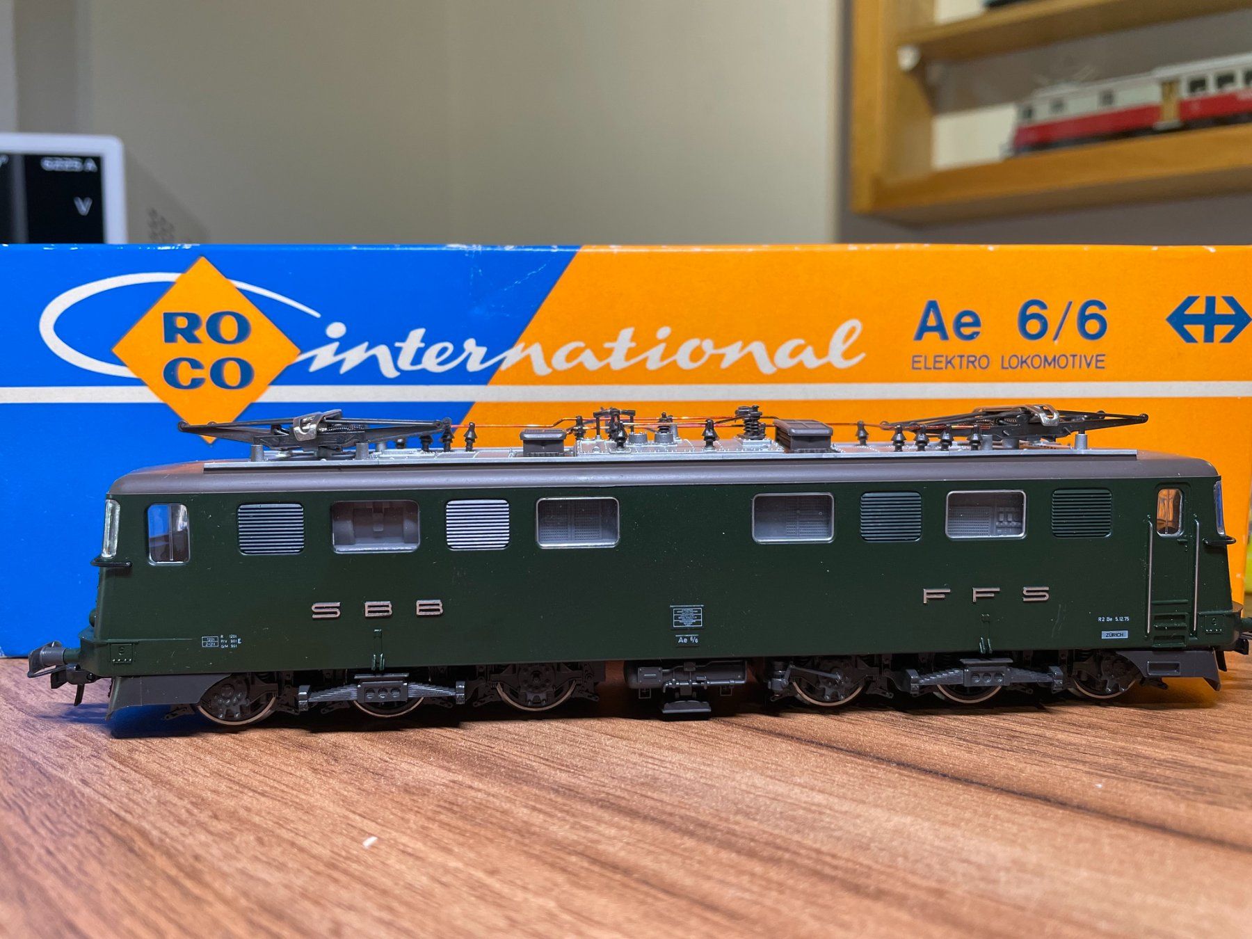 Roco Modelleisenbahnen: Roco SBB Ae 6/6 Städteversion DC analog – Gebraucht aus Villmergen von Mfritz