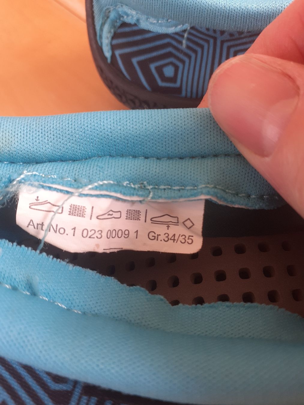 Scarpe da uomo: Chaussures aquatiques T.34/35 – Usato da Bülach venduto da archrouf 1