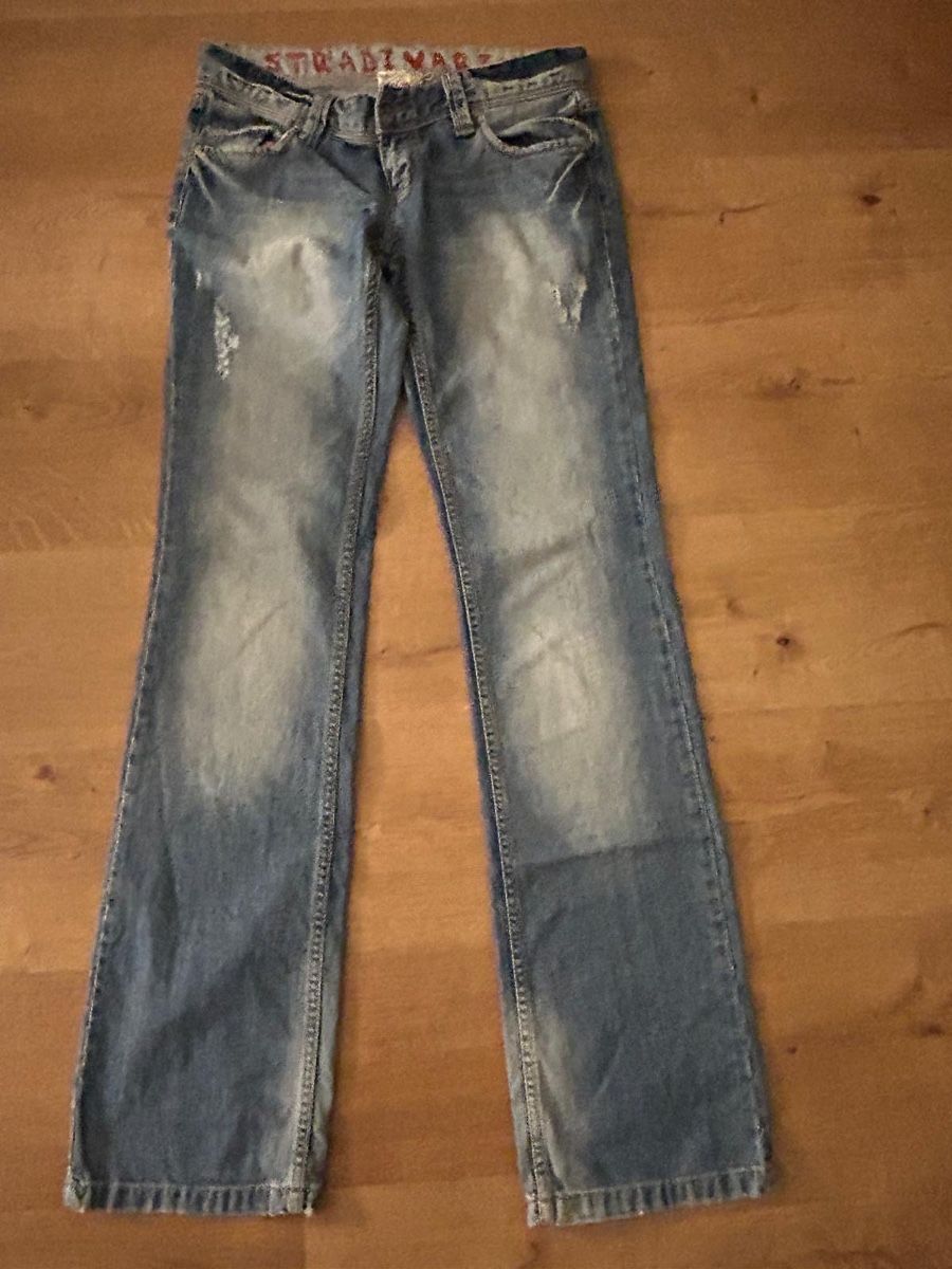 Stradivarius Jeans: Schöne Stradivarius Jeans – D'occasion à Jona par HappyHappyHappyHappy