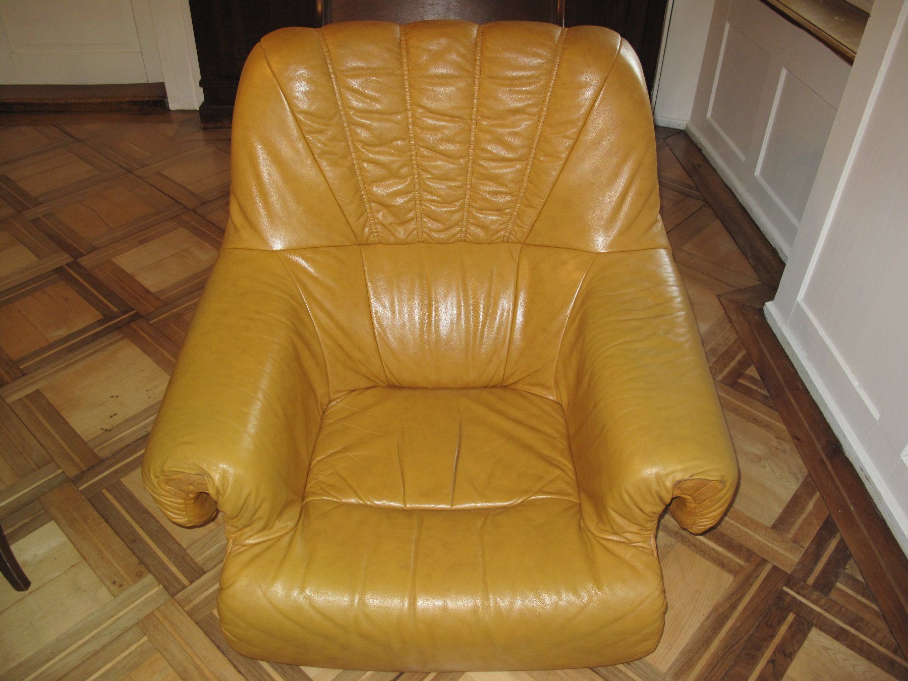 Sessel: True Vintage Sessel, echtes Leder und Holz – Defekt aus glarus von Engel_888 2
