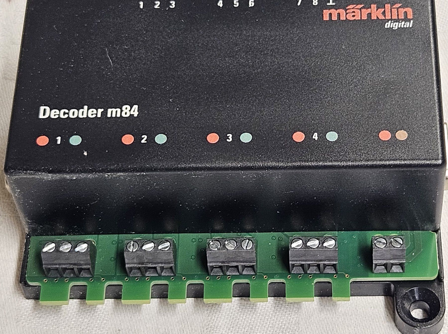 Märklin Modelleisenbahnen: Märklin 60842 Decoder m 84 für Dauerstrom – Neu und originalverpackt aus Breitenbach von  3