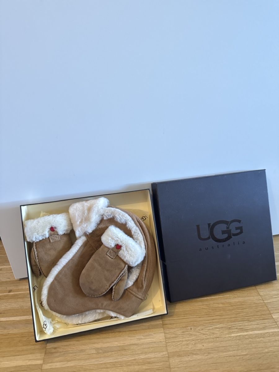 Ugg Lotti & Set di vestiti: UGG – Usato da Menzingen venduto da Dali2504