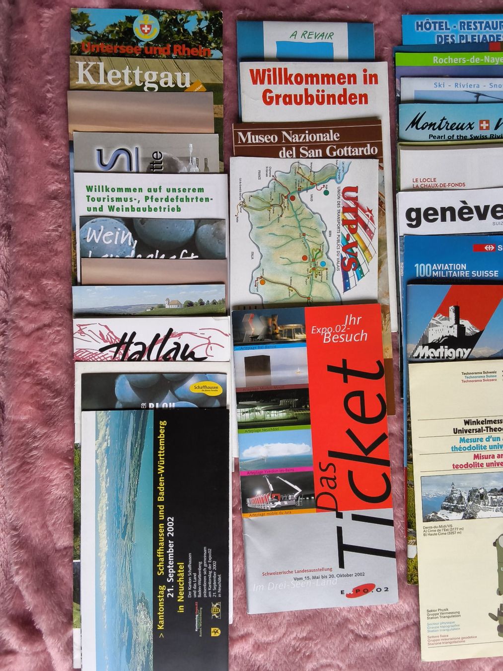 Documenti: Set  diverse Prospekte Schweiz – Usato da Hallau venduto da histoiremerveilleuse 3
