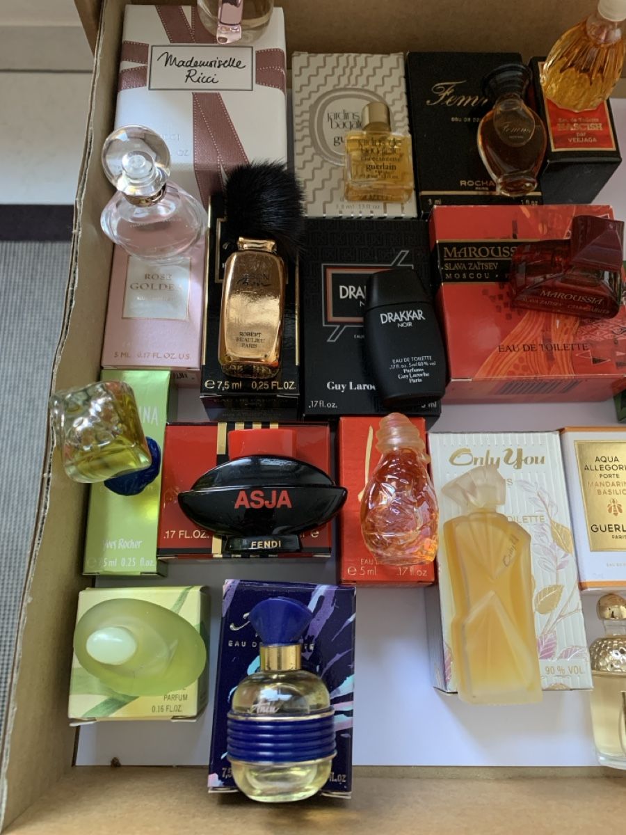 Parfum & Eau de Toilette: 30 Parfum Miniaturen – Gebraucht aus Hochdorf von Blume007 1