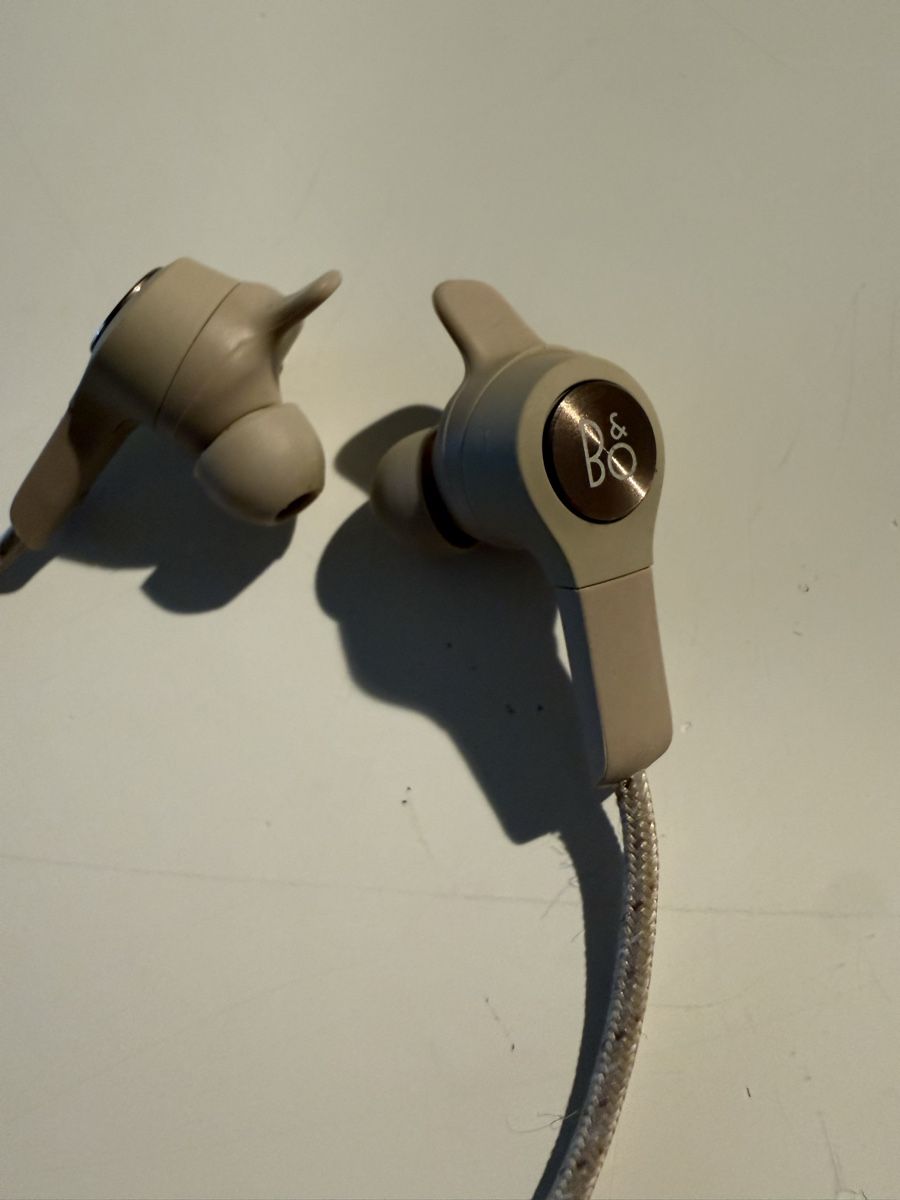 Bang & Olufsen Cuffie: B&O Bluetooth Kopfhörer guter Zustand – Usato da Zürich venduto da dub_tj95 1