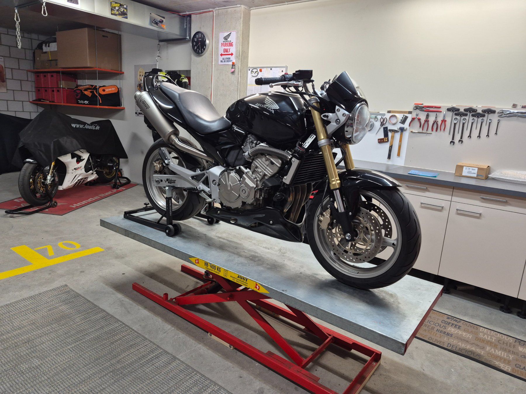 Honda Strada: Honda CB 600 F Hornet – Usato da Kerzers venduto da Repsol83 5