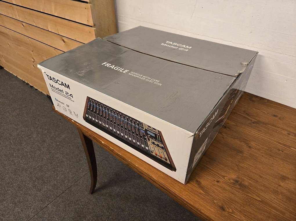 Platines de mixage: Tascam Model 24 – D'occasion à Lamboing par Astaroth6 1