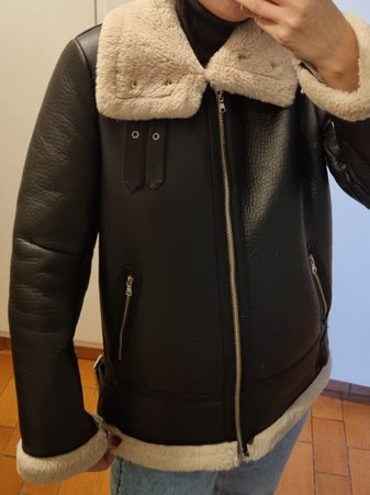 Zara Winterjacke Kunstleder Gr. M beige/schwarz