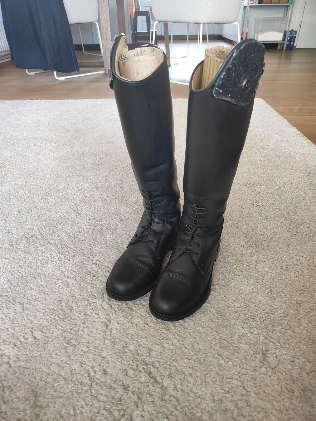 Scarpe da donna: Lederreitstiefel für Damen/Mädchen Gr. 36 – Nuovo (secondo la descrizione) da Frauenfeld venduto da Hnot