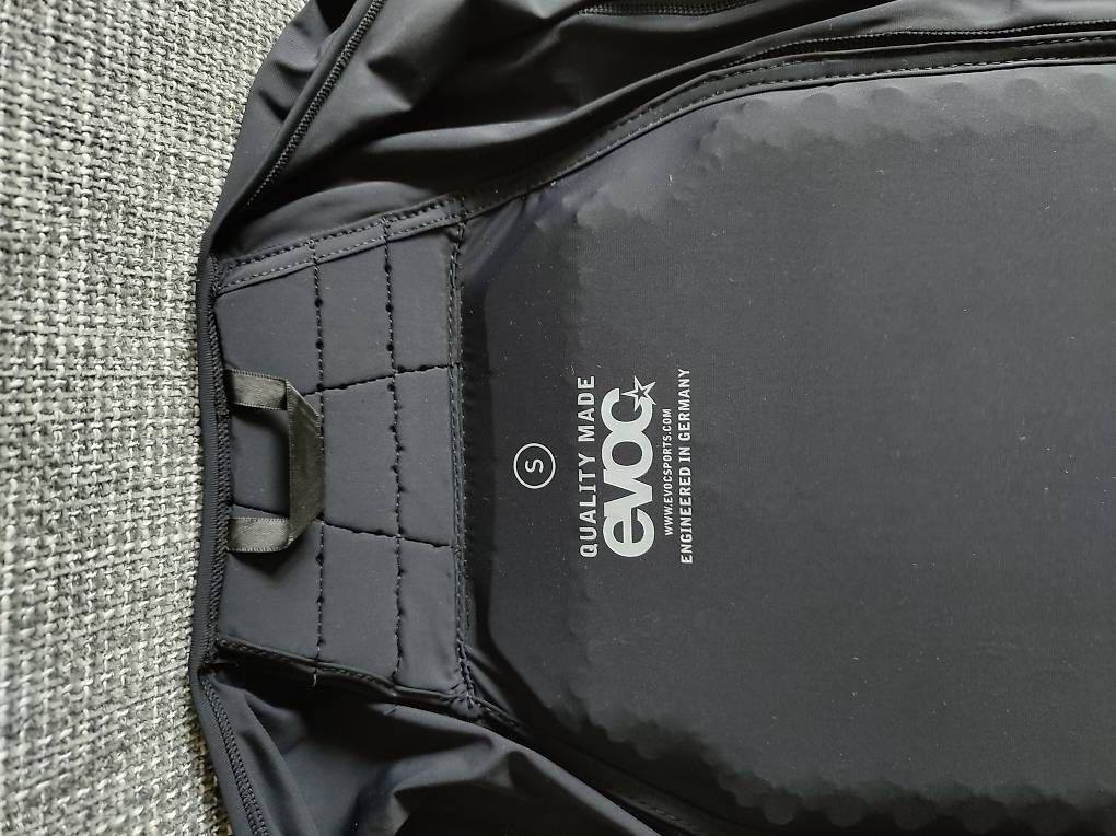 Protezioni & Imbottiture: Evoc Rückenprotektor Pro Bike Ski – Usato da Davos Dorf venduto da Tuomo1988 2