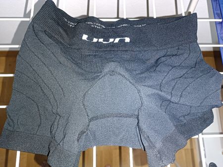 Pantaloncini ciclismo UYN con fondello colore nero 