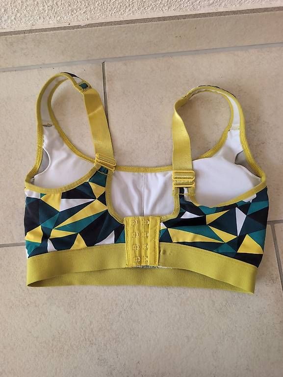 Altra biancheria intima: Sport-BHs Grösse 36/38, S – Usato da Alberswil venduto da __colafroeschli__