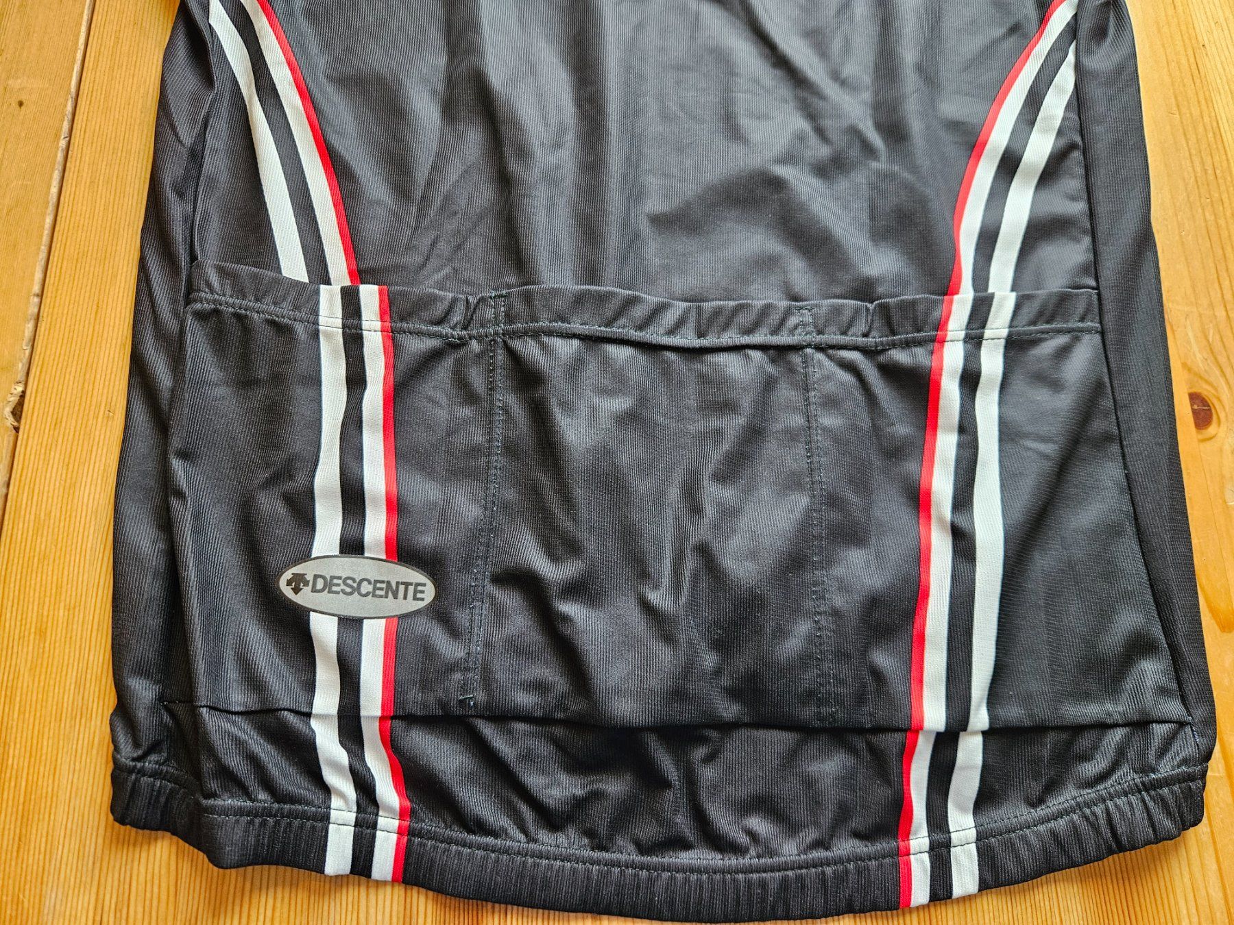 Leibchen & Hosen: Radtrikot Descente Gr. XL Velo Radsport Trikot – Gebraucht aus Hägglingen von United-Village-Trade 6