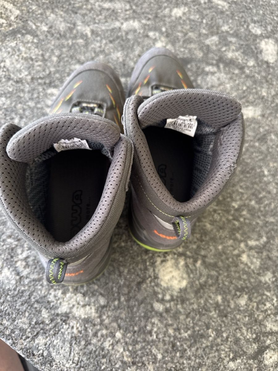 Lowa Scarpe per ragazzi: Lowa Wanderschuhe Gore-Tex Grau Grösse 37 Junior – Usato da Wolhusen venduto da Subi688 2