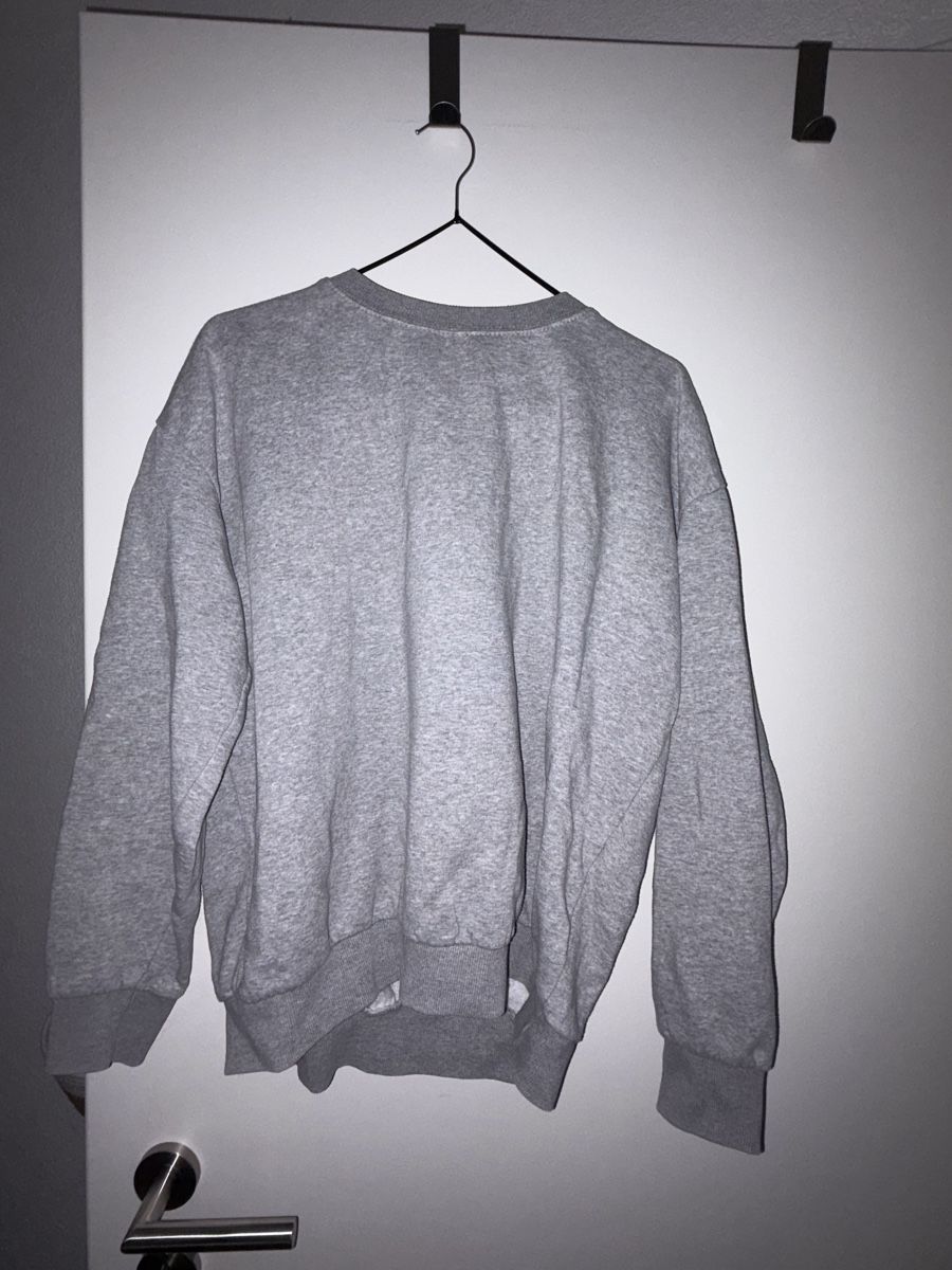 H&M Maglioni & Felpe: Grauer Pullover, Grösse S – Usato da Rorschach venduto da rom_h9v7