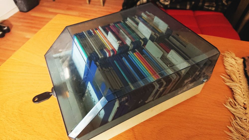Diskettenbox mit ca. 90 Commodore Amiga Disketten (Gebraucht) in ...
