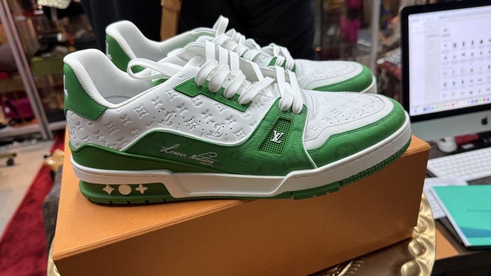 Louis Vuitton Scarpe da uomo: Louis Vuitton Stickers – Nuovo e nell'imballaggio originale da Lachen SZ venduto da HelvetiaLuxury 1