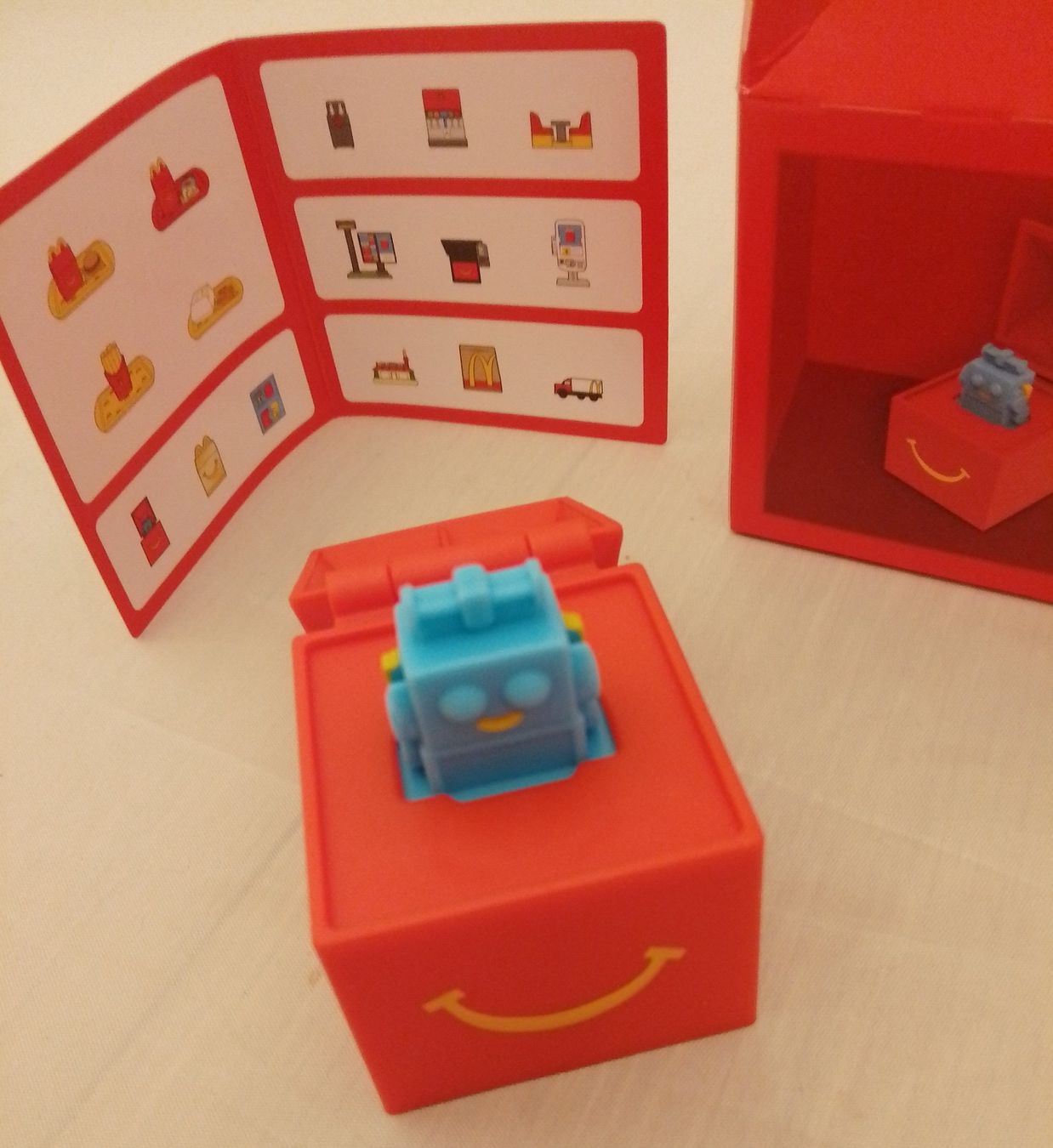 Sammelbilder & Trading cards: Mc Donalds Happy Meal NEU 2025 – Neu (gemäss Beschreibung) aus Wohlen AG von salamanderspielwaren 4