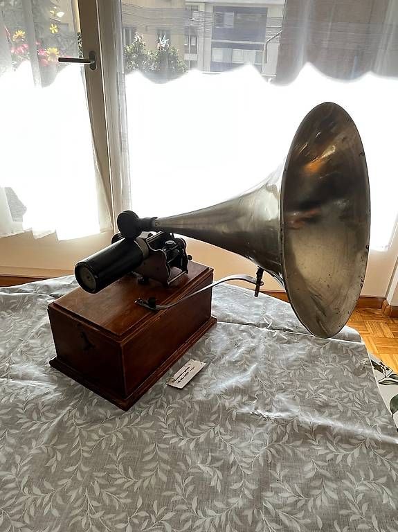 Giradischi: Phonographe Au Sou BB 1855 – Usato da Sion venduto da Nicollien