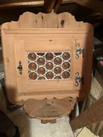 Arvenholz Eckvitrine