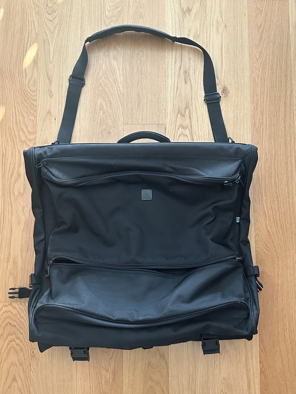 Taschen: Reise-Kleidertasche (Suit Bag): – Gebraucht aus Basel von urst2005