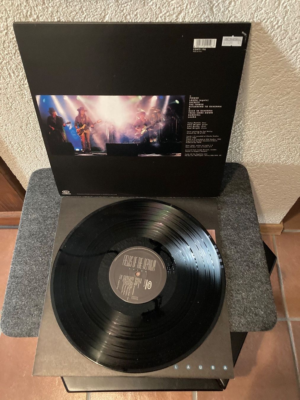Vinyles: Fields Of The Nephilim - Laura (LP) – D'occasion à Fribourg par Karushi 1