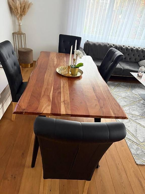 Tavoli: Holz-Esstisch mit 5 Stühlen – Usato da Mels venduto da qaz_5fpj