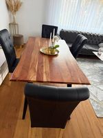 Holz-Esstisch mit 5 Stühlen