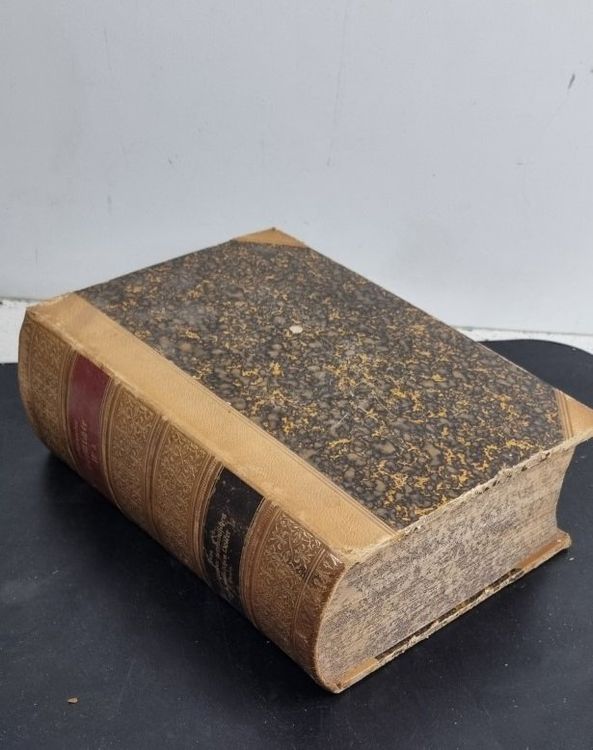 Erstaunlich Altes Wertloses Buch Ebenbildnull