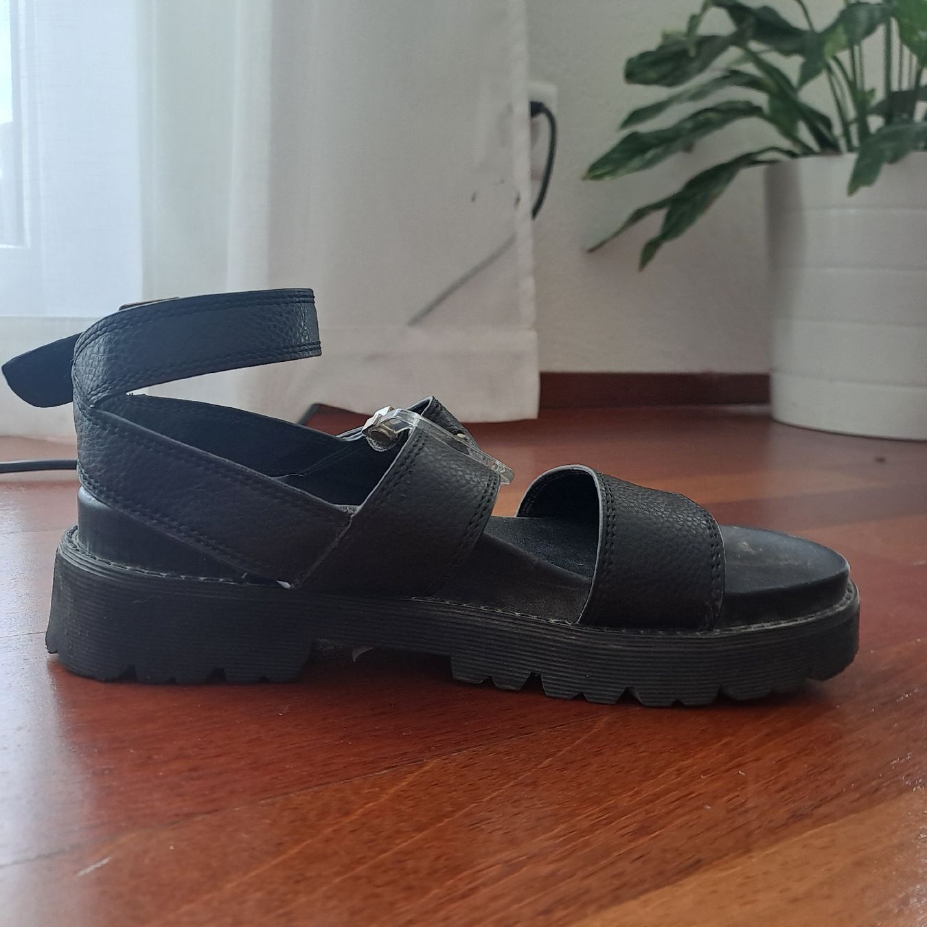 Buffalo Damenschuhe: Platform Sandals Black Leather from Buffalo in Size 39 – Gebraucht aus Échichens von sosoleily 3