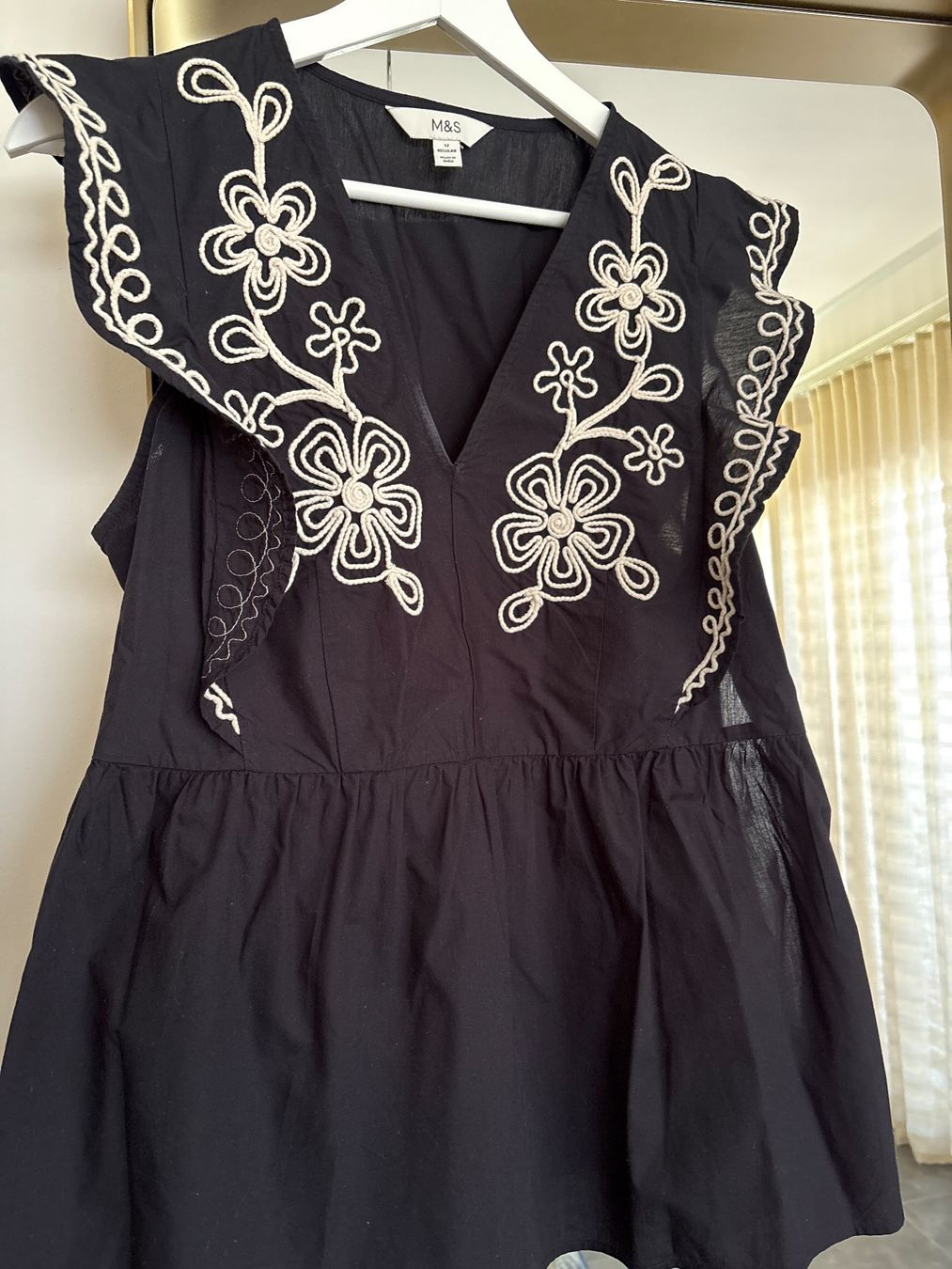 Blusen: Bestickte schwarze Boho Bluse (M&S, Größe M) – Gebraucht aus Wilen (Sarnen) von sus_68jv
