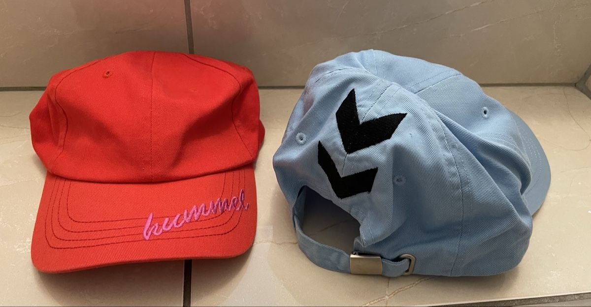 Copricapi, berretti & cappellini: 2 Stück Baseball Cap / Kappe Hummel Dänemark – Nuovo (secondo la descrizione) da Embrach venduto da Canderau 1