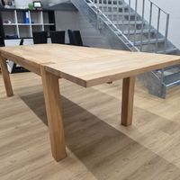 Holztisch