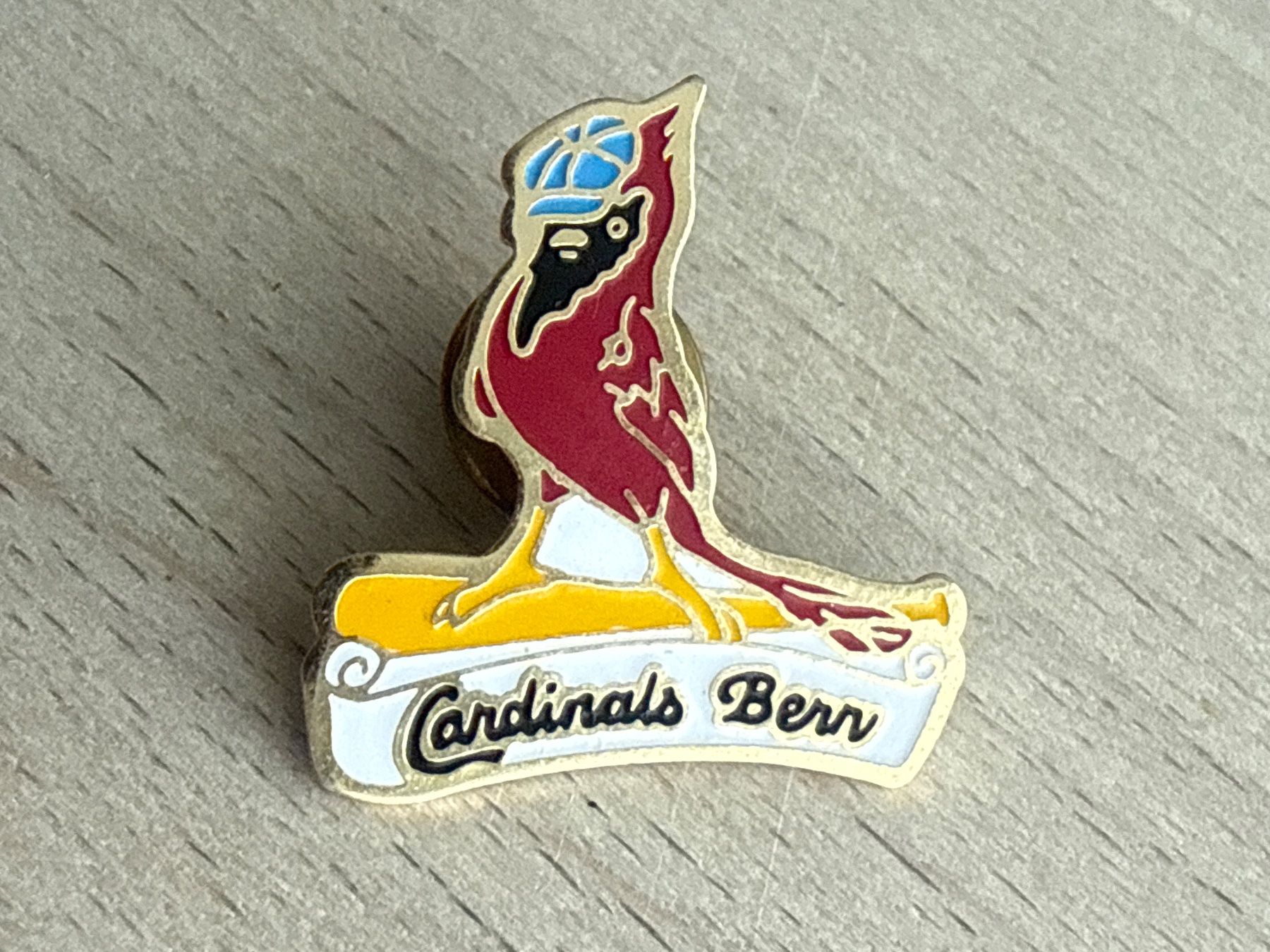 Placchette & Badge: Pin  Cardinals Bern – Usato da Glattbrugg venduto da Schweigmatt