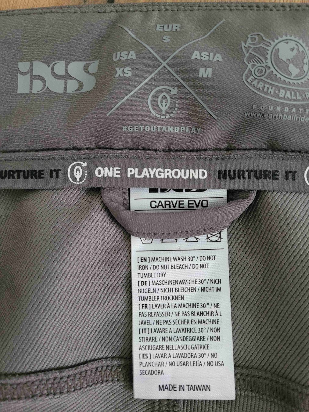 IXS Pantaloni: IXS CARVE EVO Mtb shorts, Size S, Grey – Nuovo (secondo la descrizione) da Zürich venduto da Loboso 1