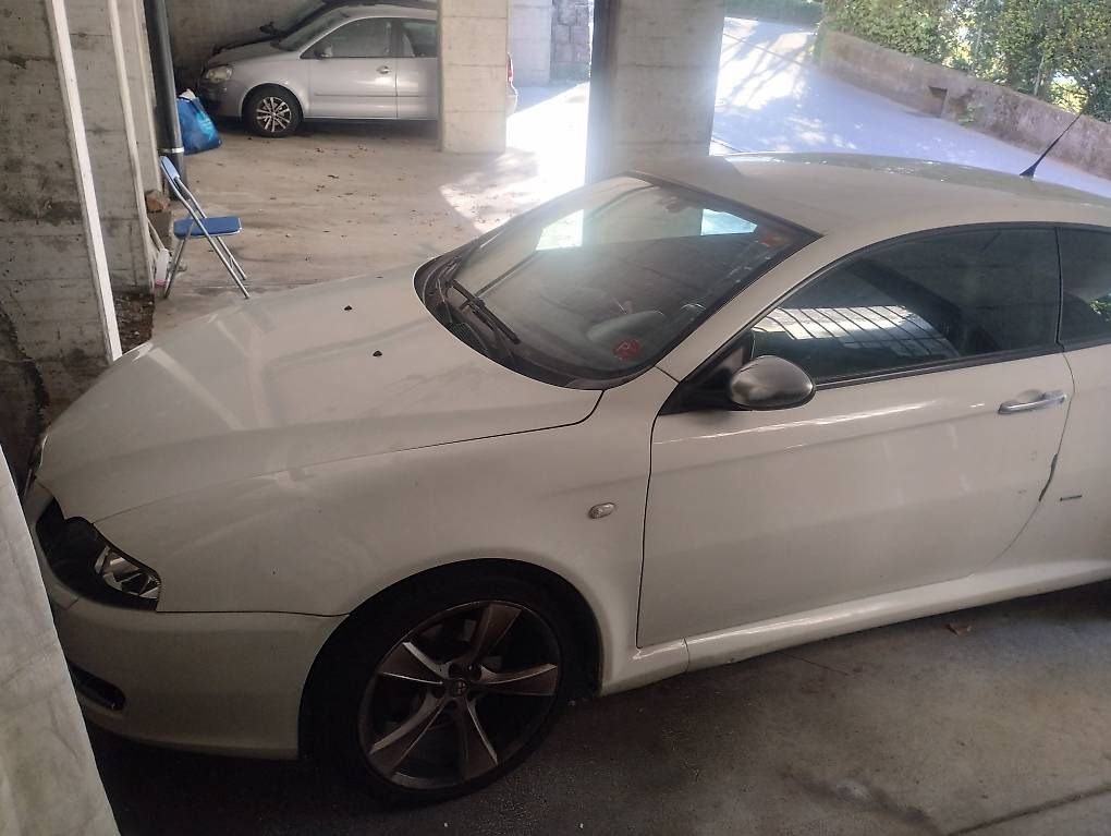 Automobili: Alfa gt incidentata per pezzi  – Usato da Brissago venduto da IslandTechZS910 4