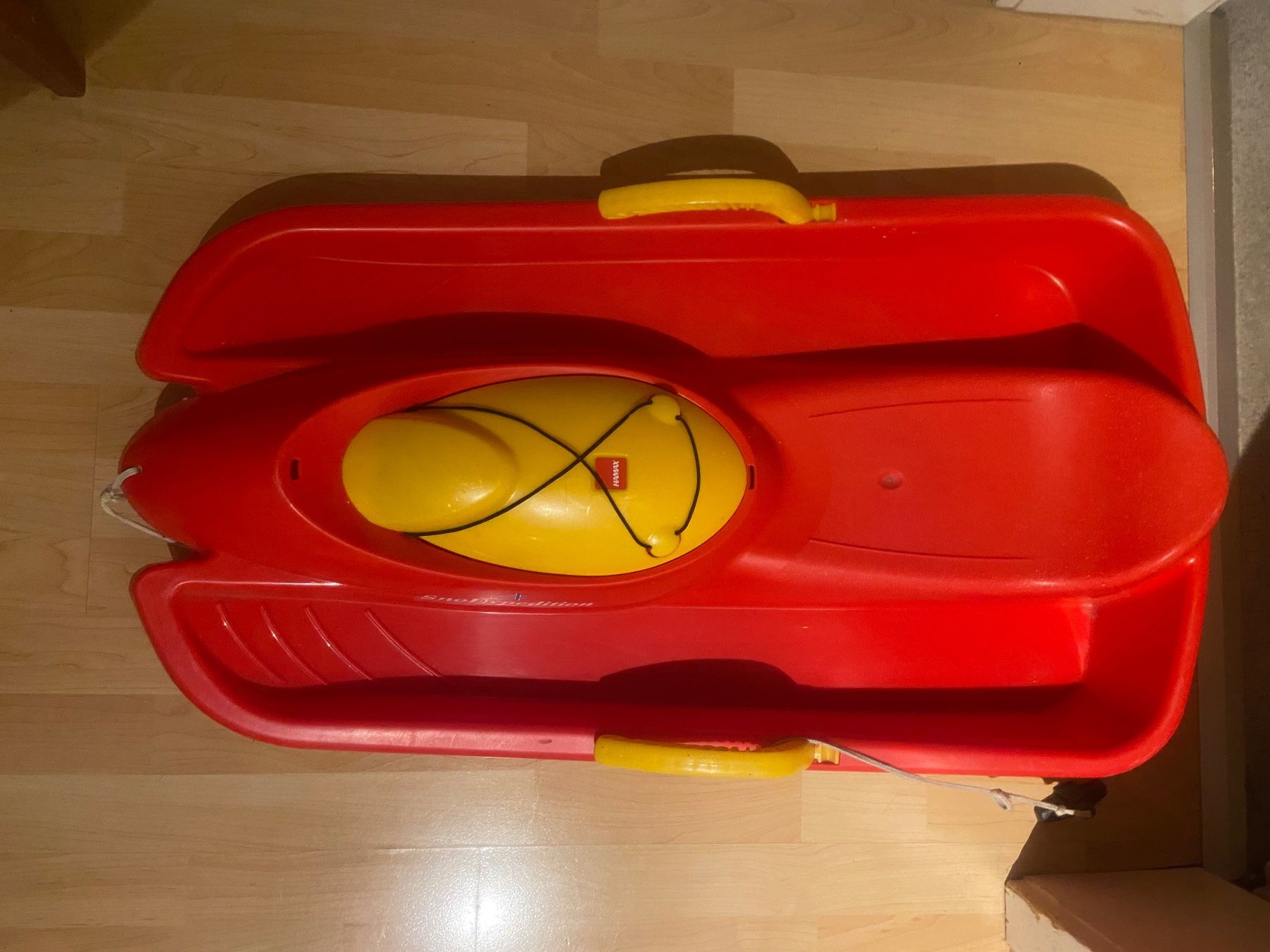 Hamax Schlitteln: roter Schneebob von Hamax – Gebraucht aus Bern von liv_7kz7
