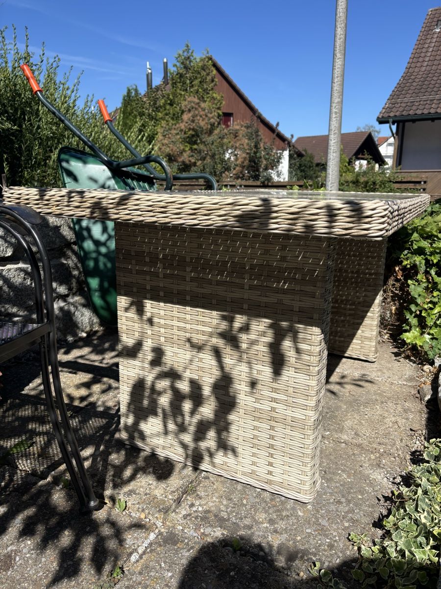 Tische: Gartentisch Rattan gebraucht – Gebraucht aus Aesch (Neftenbach) von franziskaroehr 1