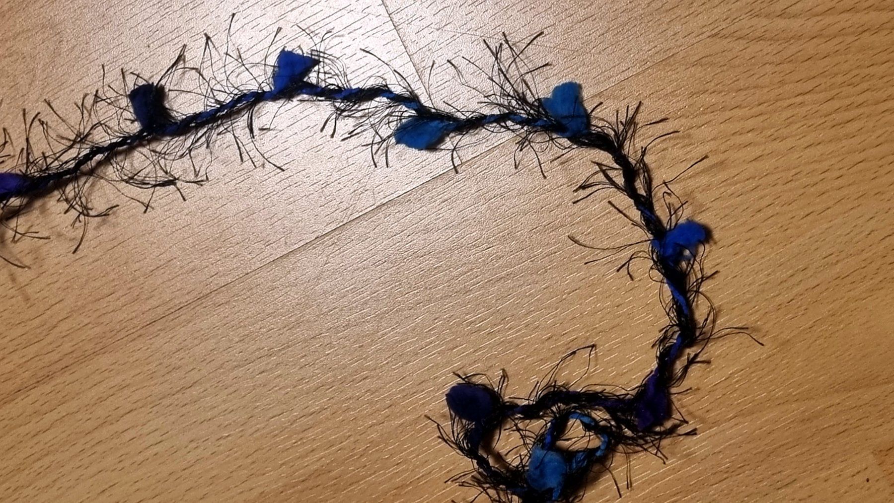 Wolle: 14 Bernetta Confetti Wolle Polyester à 50g "Fancy fur"-Art – Neu (gemäss Beschreibung) aus Effretikon von lenalisa63 5