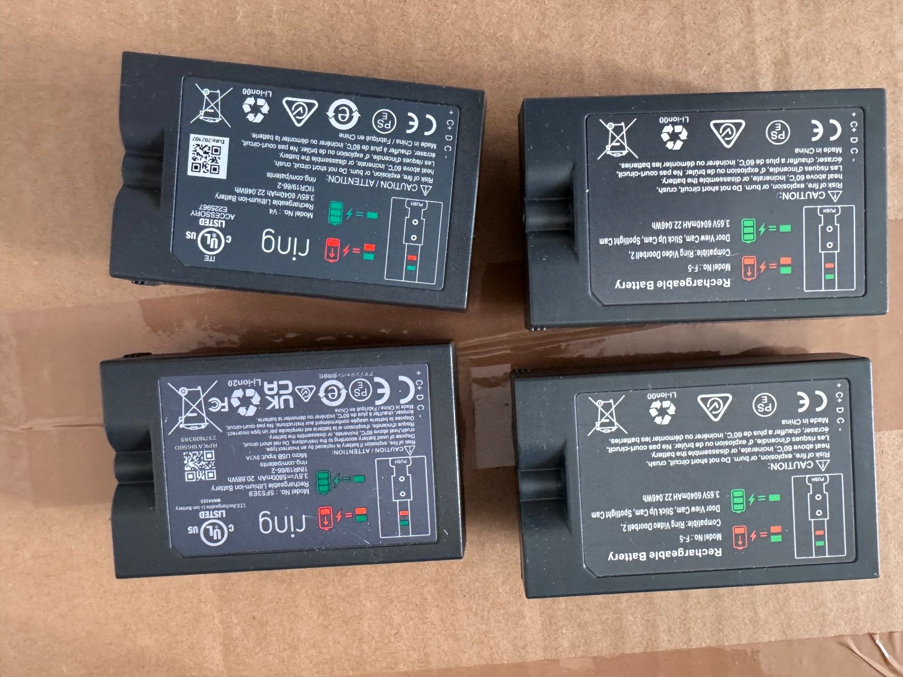 Alarmanlagen: 2x Ring Spotlight Cam Pro avec 4 batteries – Gebraucht aus Genève von ale_5x27 2