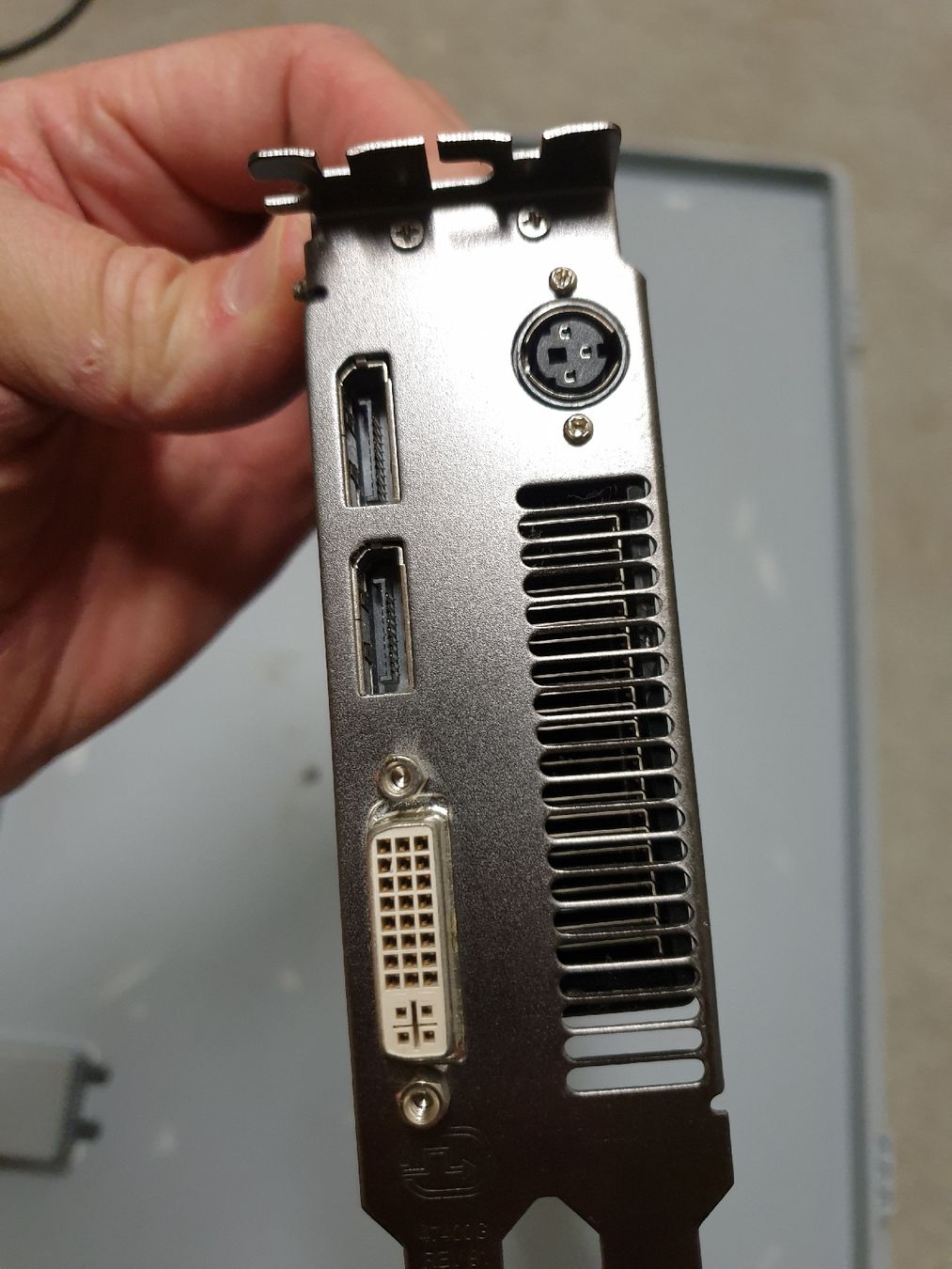Schede grafiche: AMD FirePro V8700 1GB Grafikkarte – Difettoso da Ittigen venduto da Ziok187 3