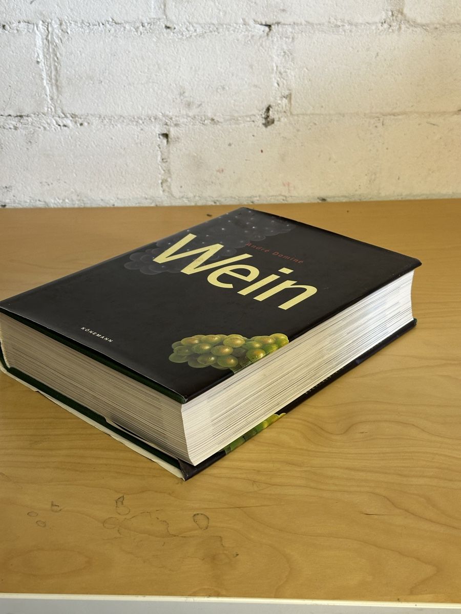 Libri: Buch WEIN fast 1000 Seiten – Usato da zuchwil venduto da solotin74