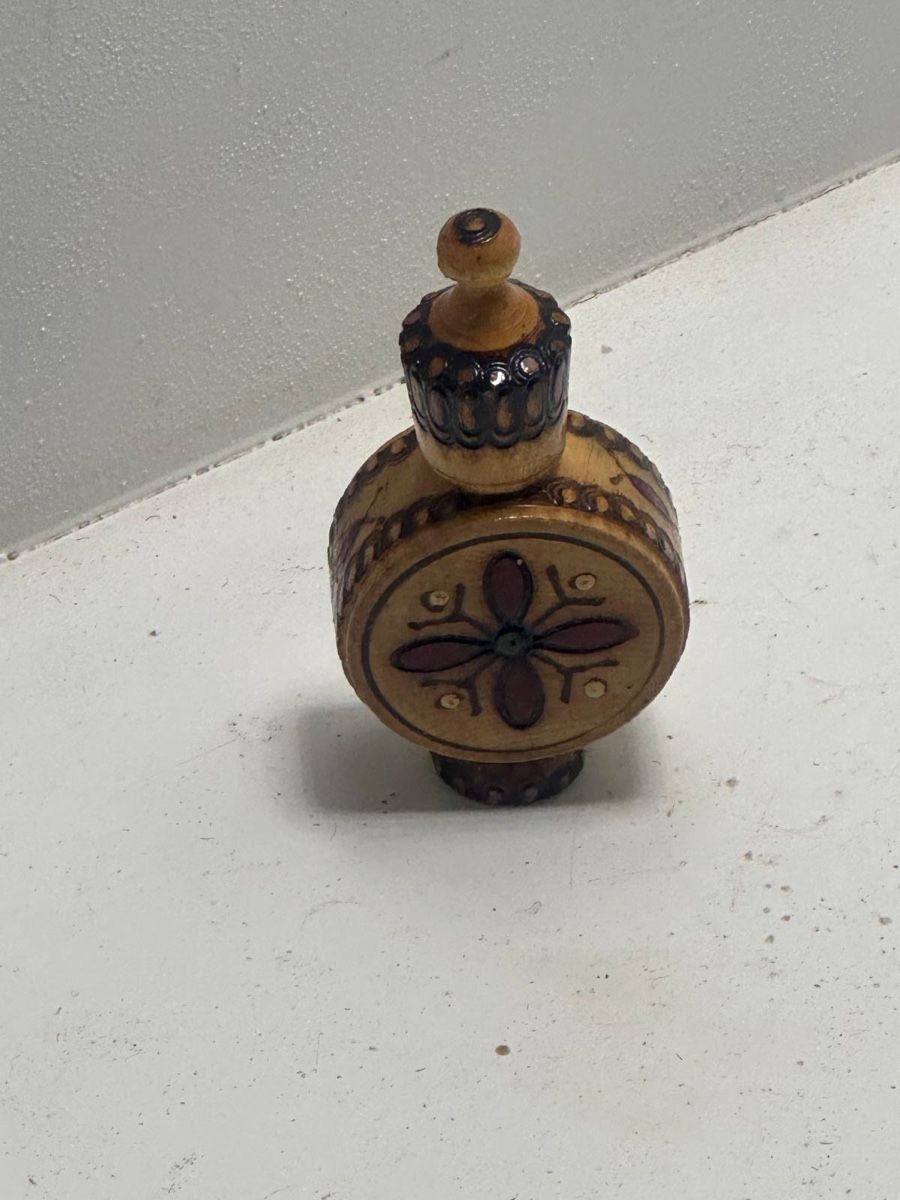 Toutes les décorations: Hübsche Holzflasche "Bulgarien" Souvenir – D'occasion à Madiswil par Bilranis1071 1