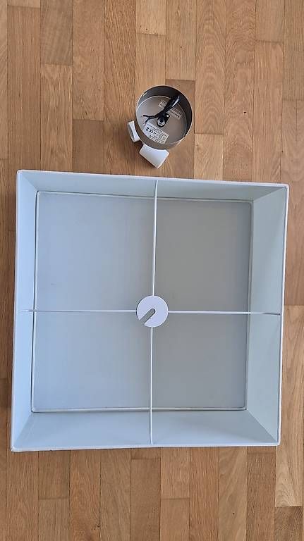 Lampadari & plafoniere: Weisse,viereckige Deckenlampe, 50x50cm – Usato da Sevelen venduto da SSinaWWieland 2